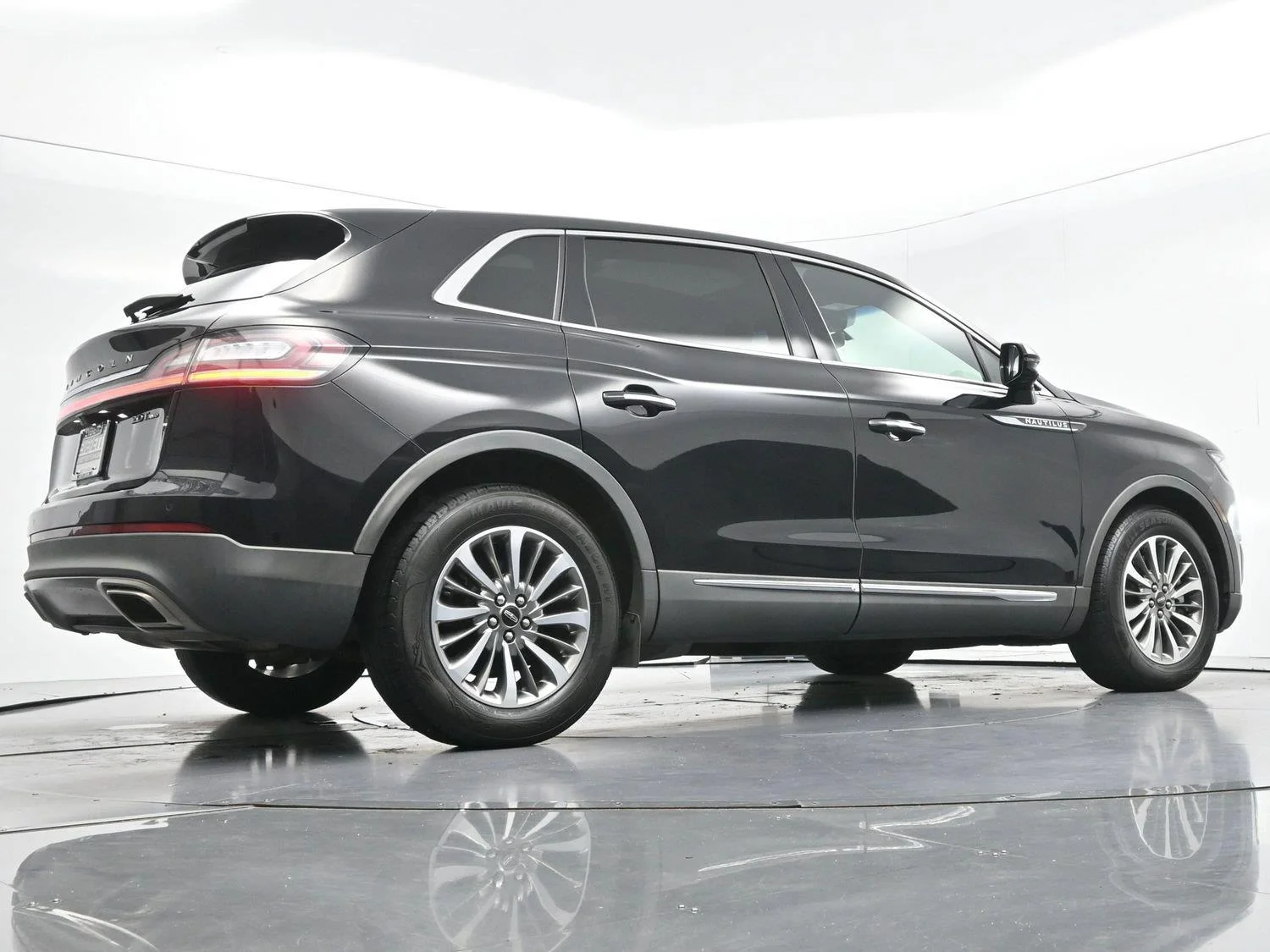Used 2020 Infinite Black Lincoln Reserve image 57