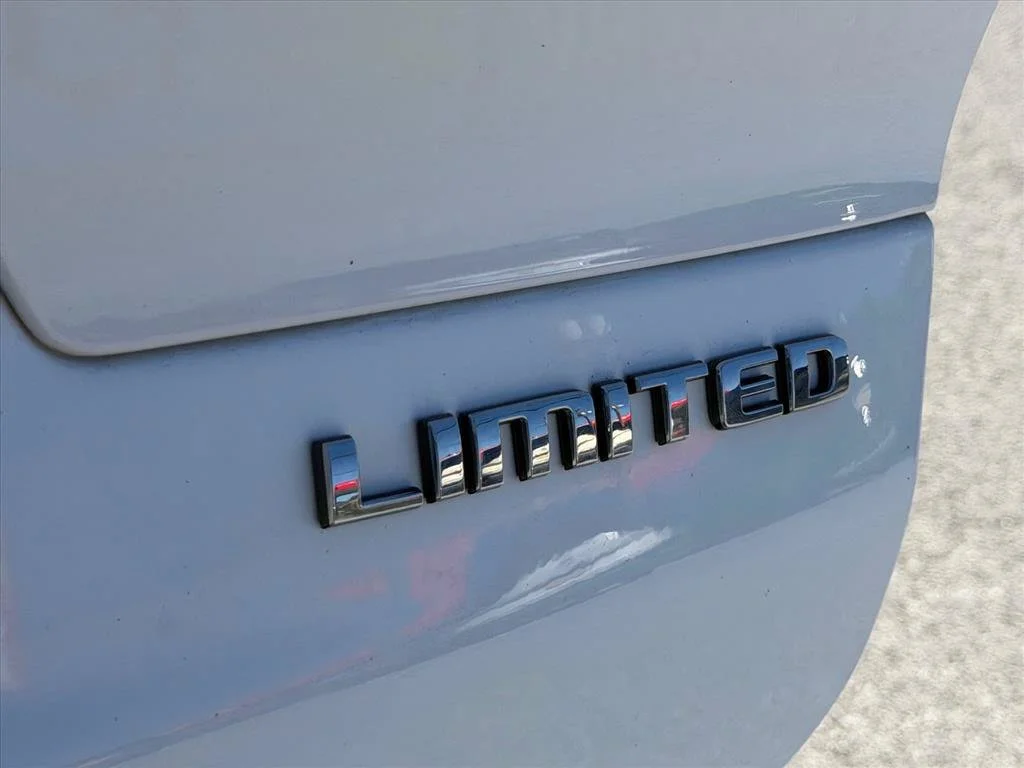Used 2022 White Jeep Limited image 30