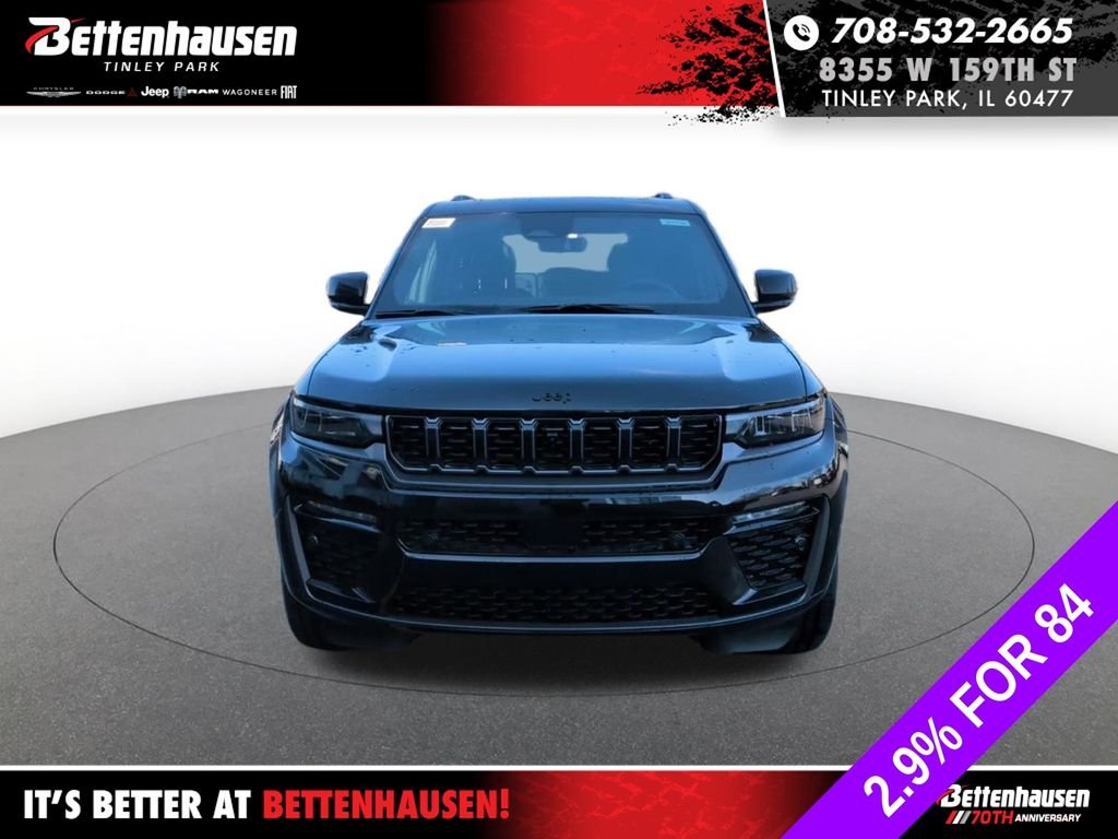 New 2026 Diamond Black Crystal Pearl-Coat Exterior Paint Jeep Limited Reserve image 2