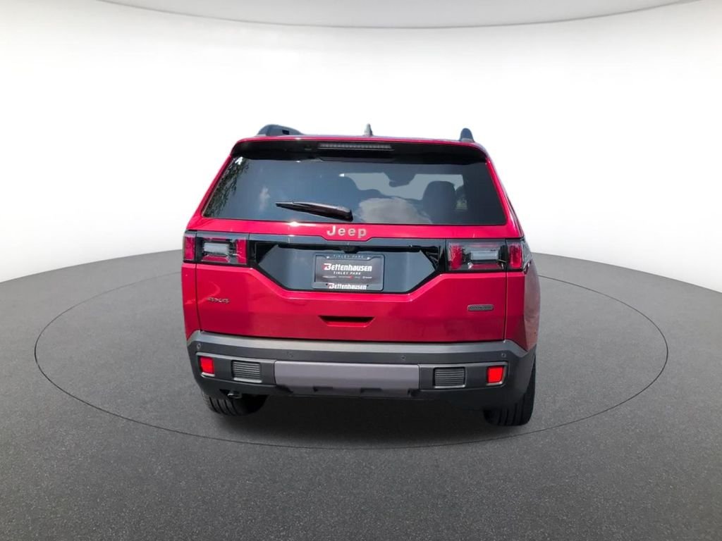 New 2026 Red Hot Pearlcoat Jeep Latitude image 5