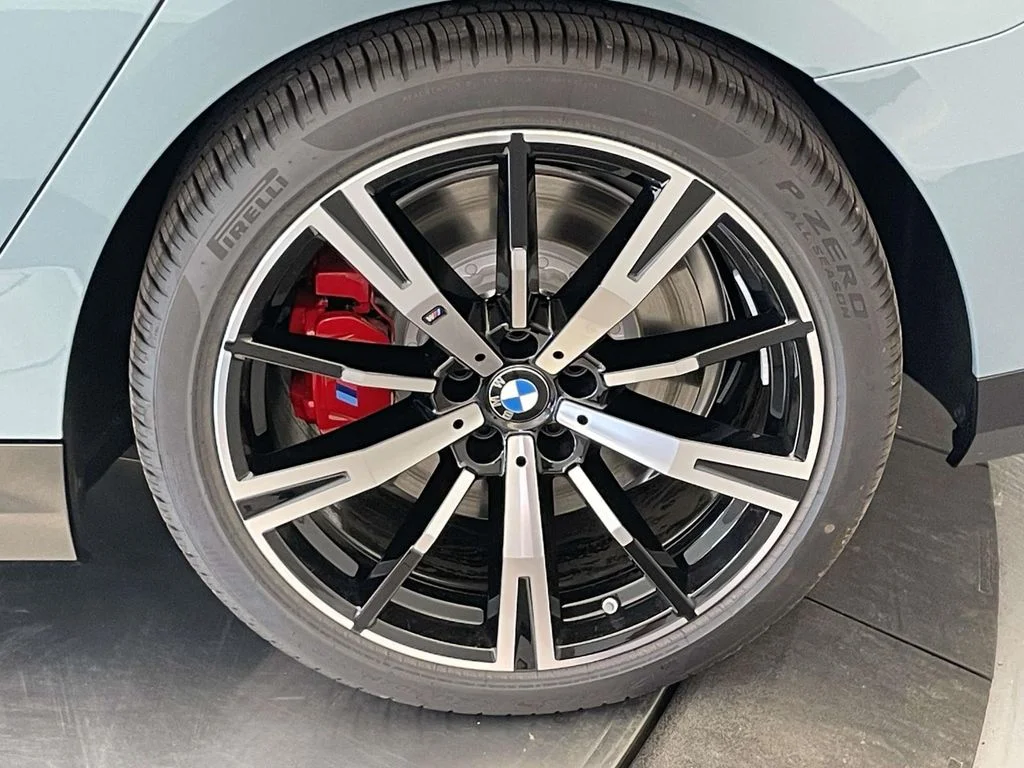 2026 BMW 5 Series 550e - Photo 12