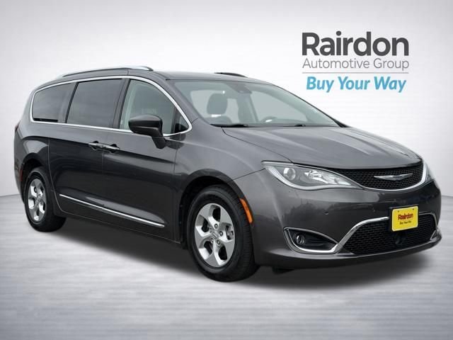 2017 Chrysler Pacifica Touring-L Plus's photo