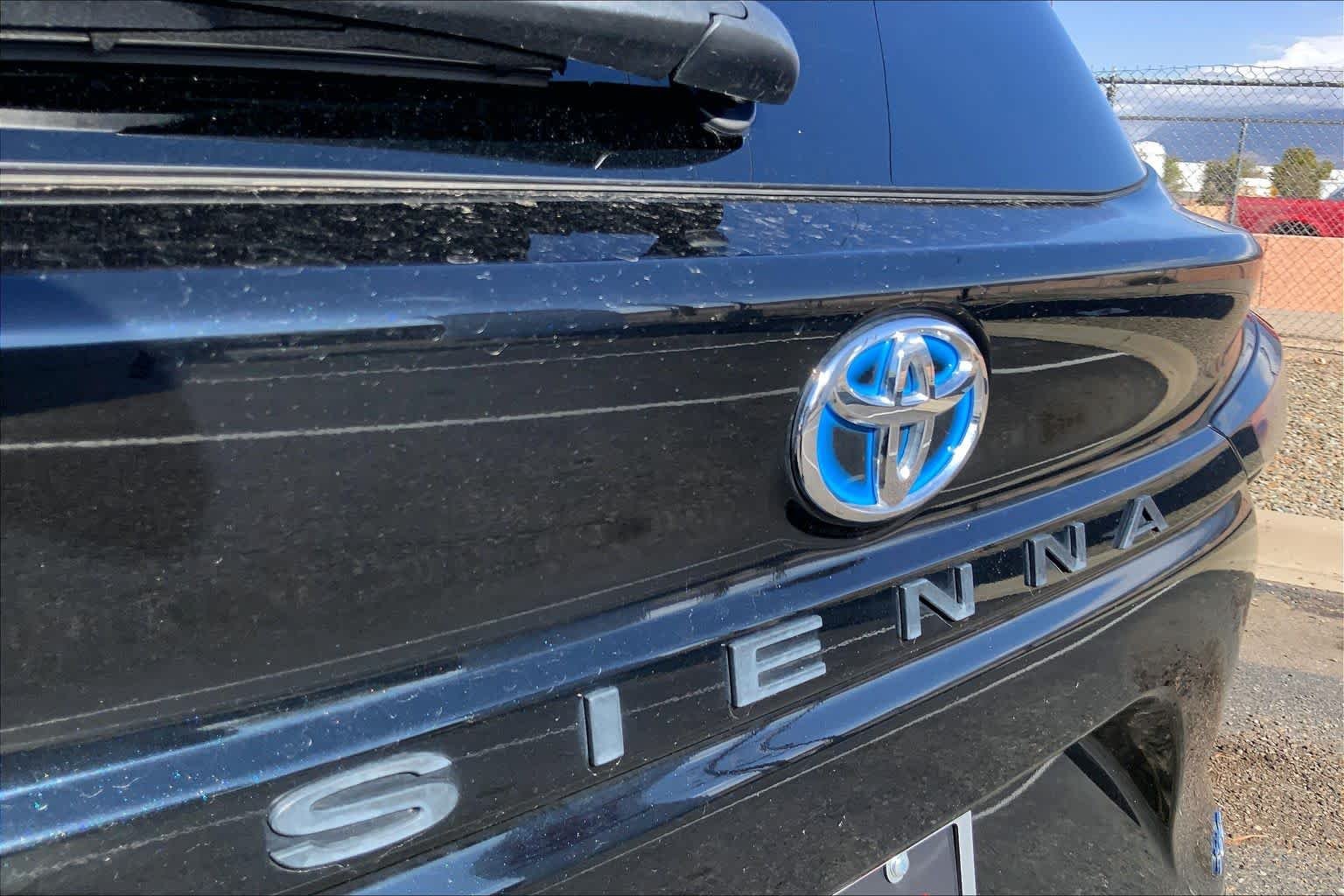 Used 2025 Midnight Black Metallic Toyota XLE image 28