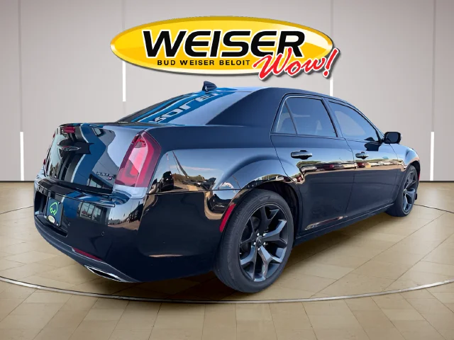 2023 Chrysler 300 S - Photo 7