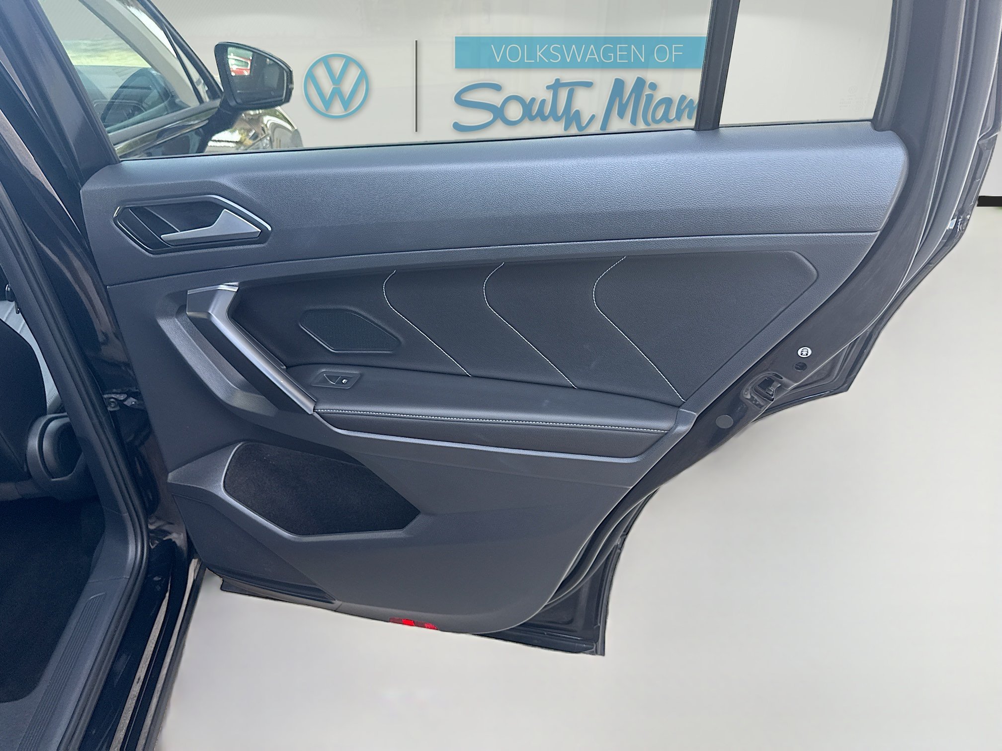 Certified Used 2022  Volkswagen SE R-Line Black image 30