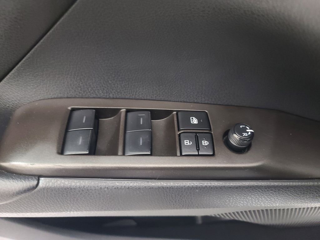 2024 Toyota Camry SE - Photo 23