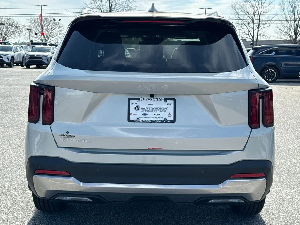 New 2026 Ivory Silver Kia S image 4