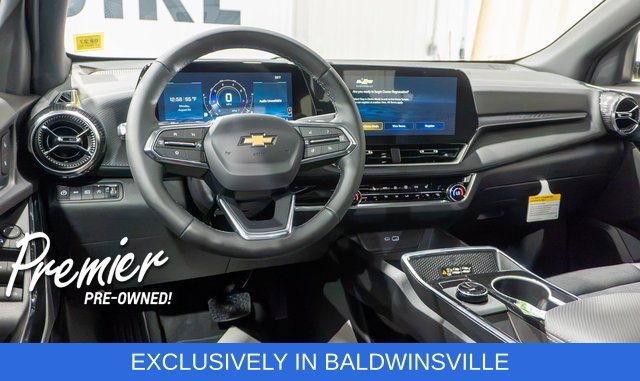Used 2027 White Chevrolet LT image 11