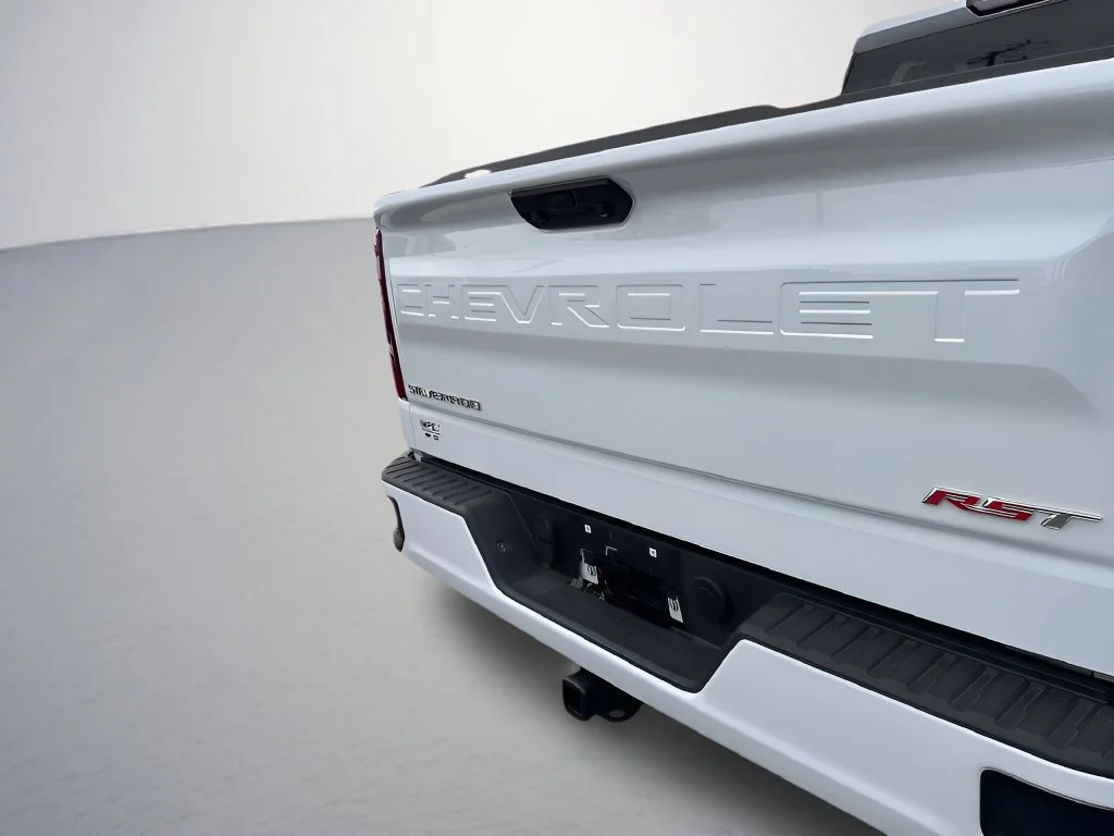 Used 2026 Summit White Chevrolet RST image 39