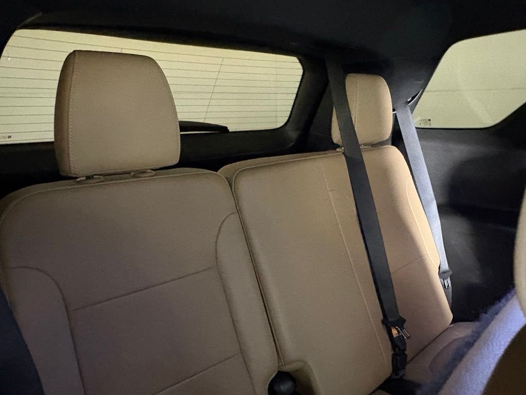 Used 2023 Red Chevrolet Premier image 18