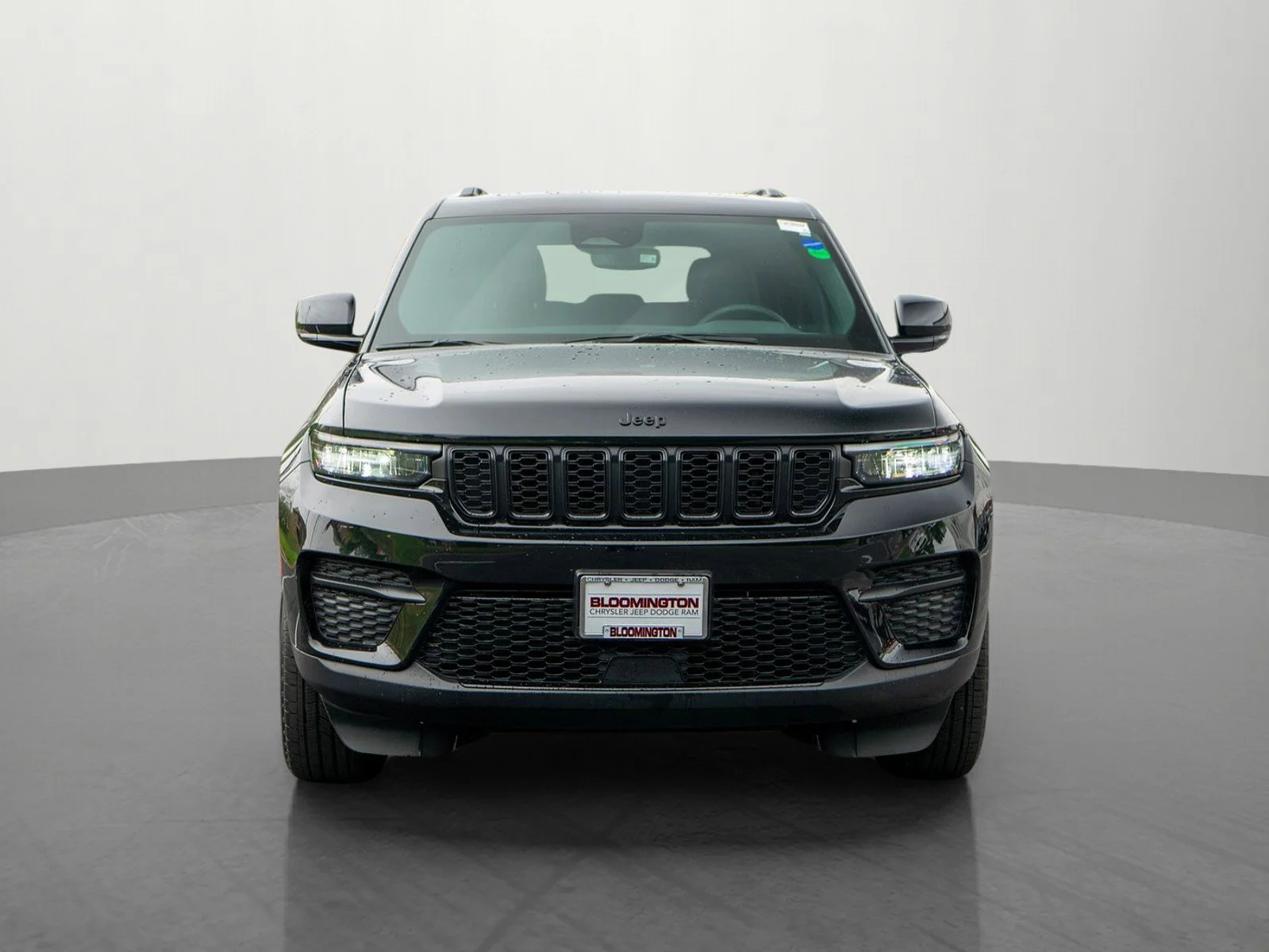 Used 2024 Jeep Grand Cherokee Altitude with VIN 1C4RJHAG7RC215191 for sale in Minneapolis, Minnesota