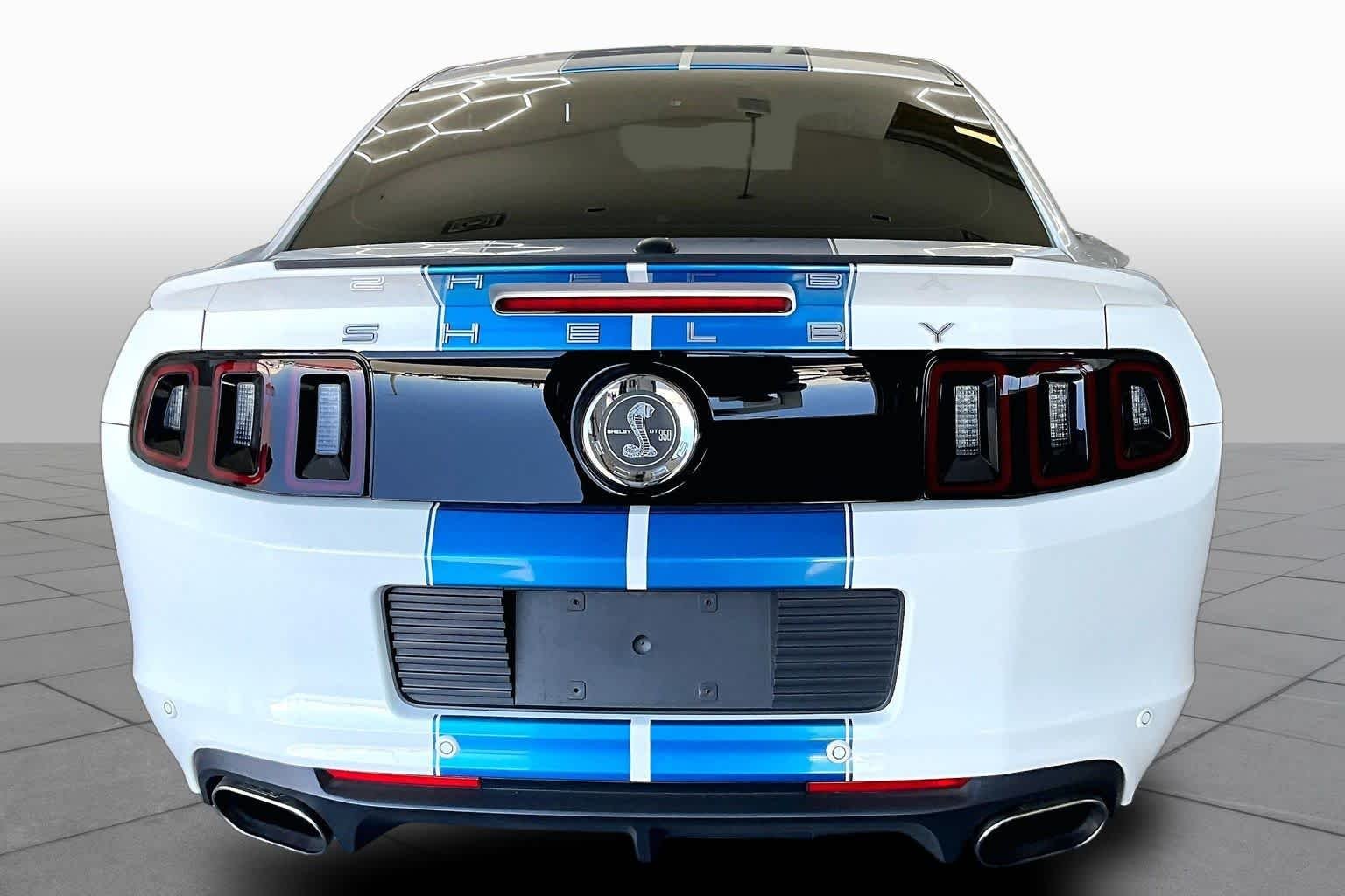 Used 2013 Performance White Ford GT Premium image 4