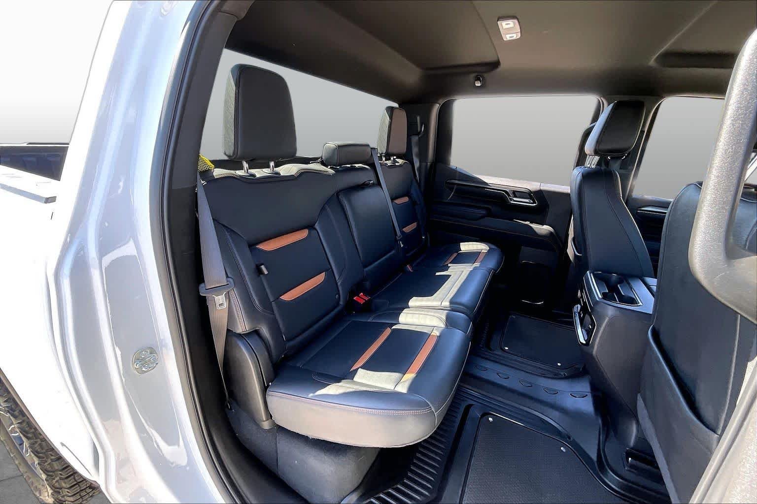 Used 2026 Summit White GMC AT4 image 20