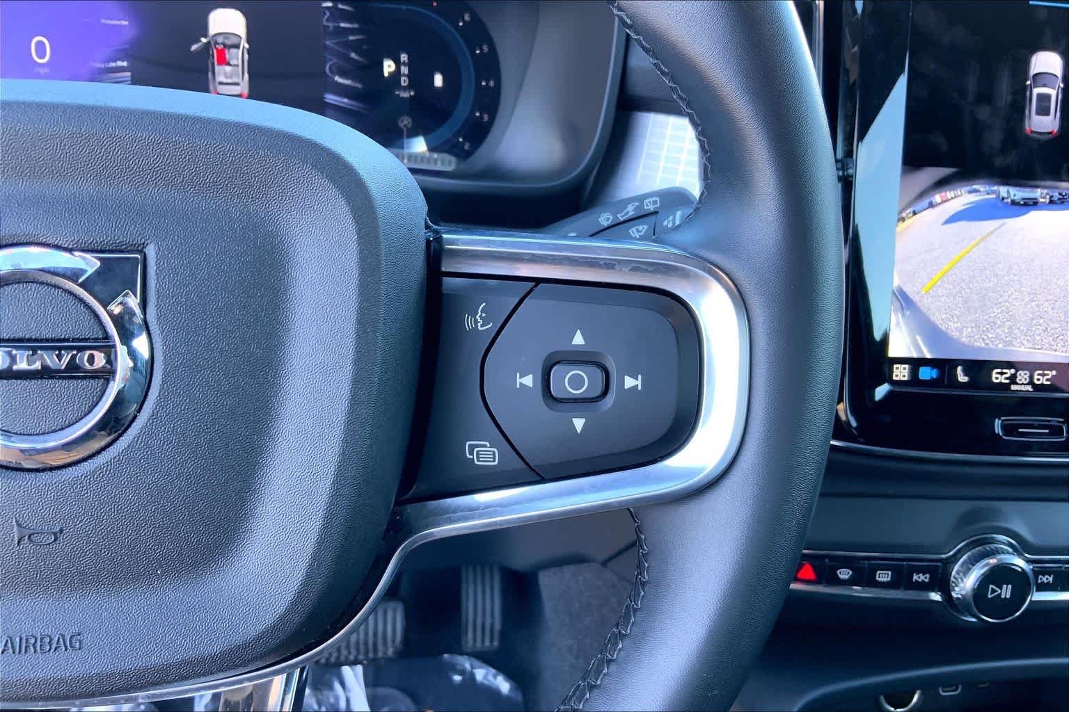 2024 Volvo XC40 Core - Photo 24