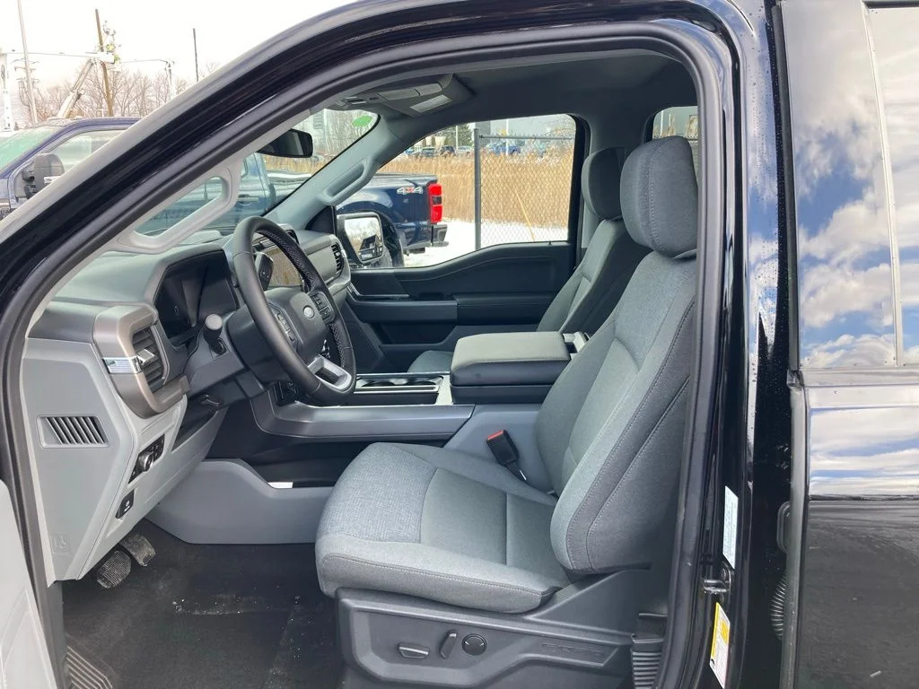 Used 2025 Black Ford XLT image 26