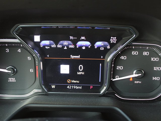 Used 2021 White Frost Tricoat GMC SLT image 10