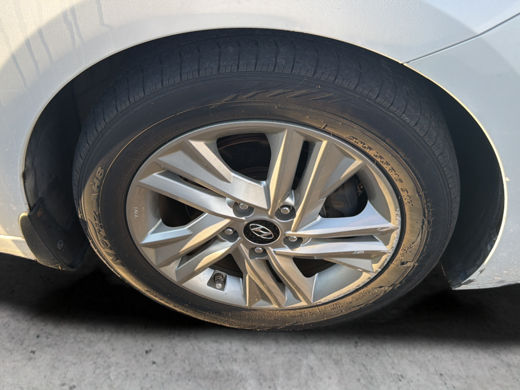 Used 2020 Quartz White Pearl Hyundai SEL image 21
