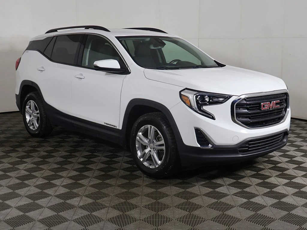 Used 2020 White GMC SLE image 39