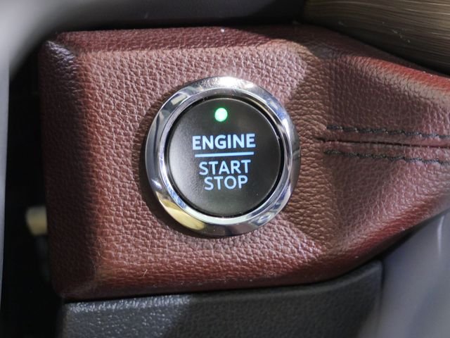 Certified Used 2022 White Ford Limited image 29