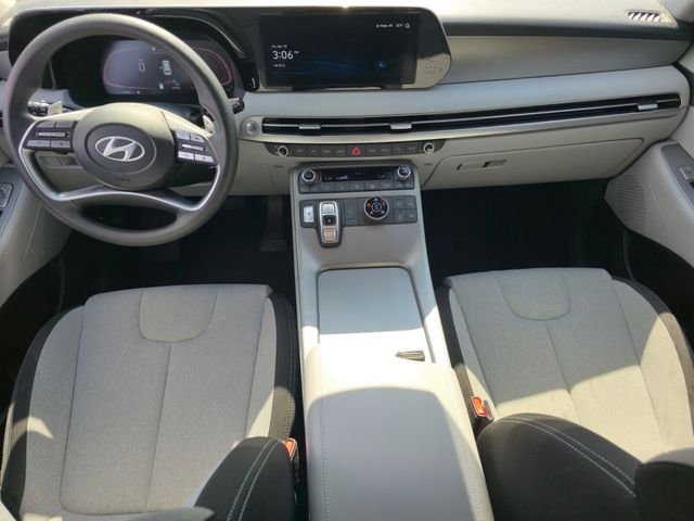 Certified Used 2025 Black Hyundai SE image 34