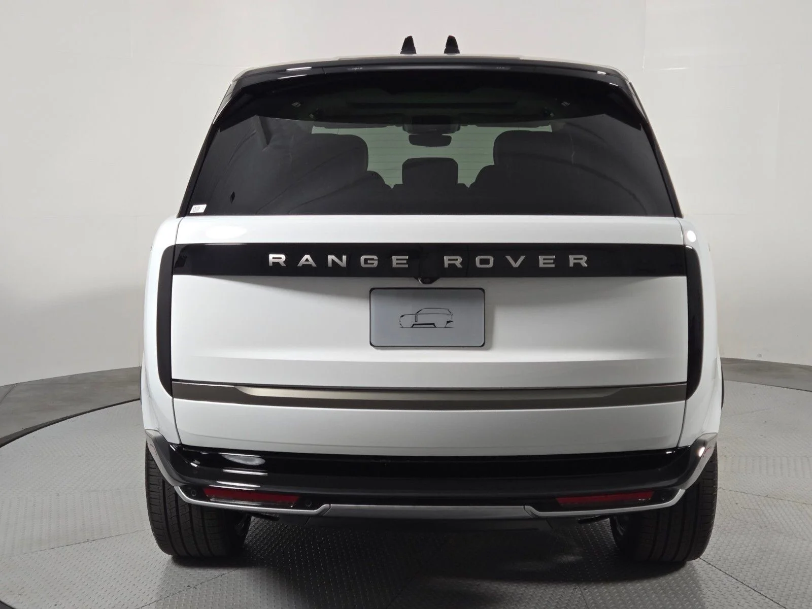 New 2026 Fuji White Land Rover SE image 7