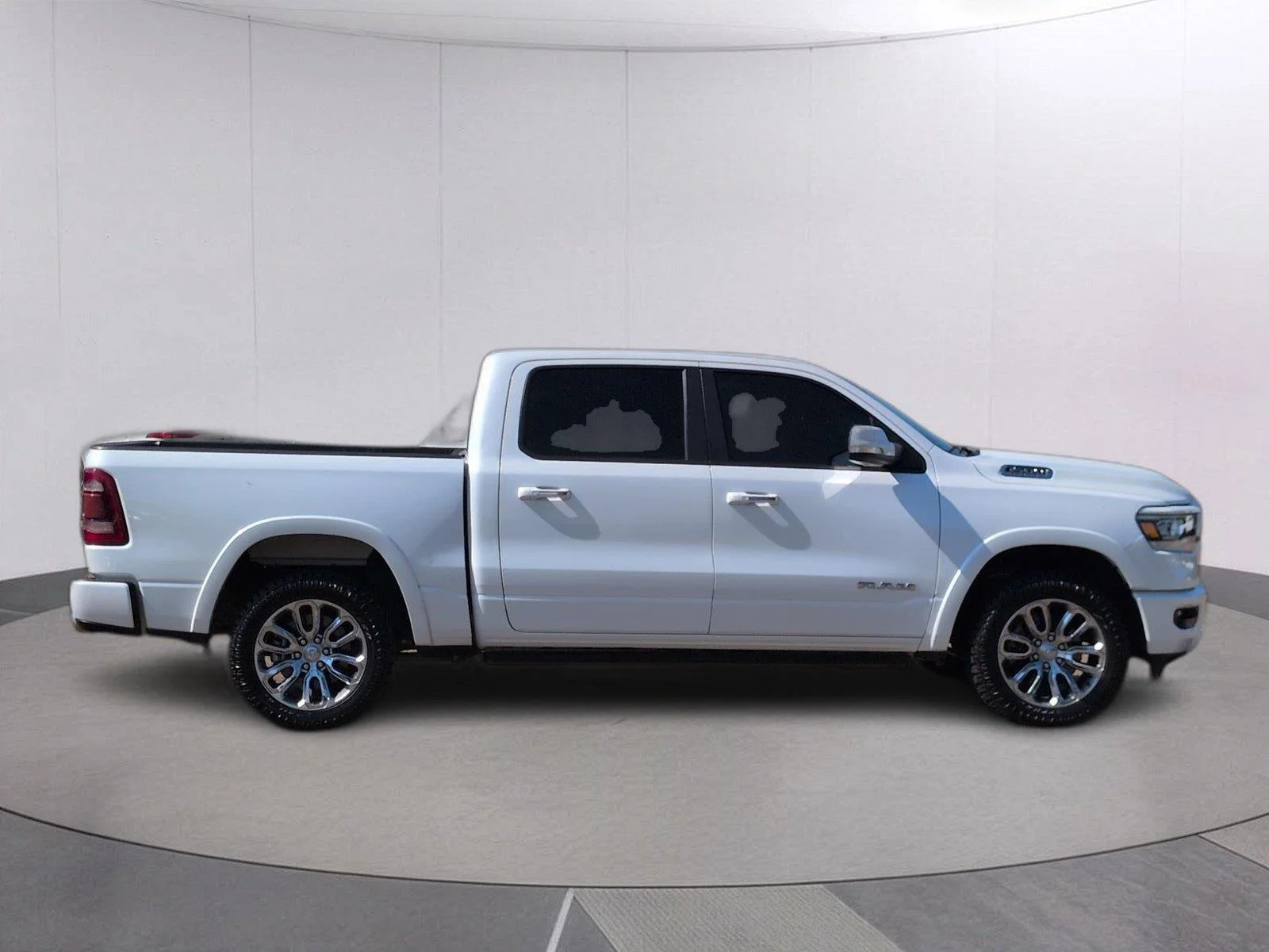 Used 2022 Ivory White Tri-Coat Pearlcoat Ram Laramie image 5