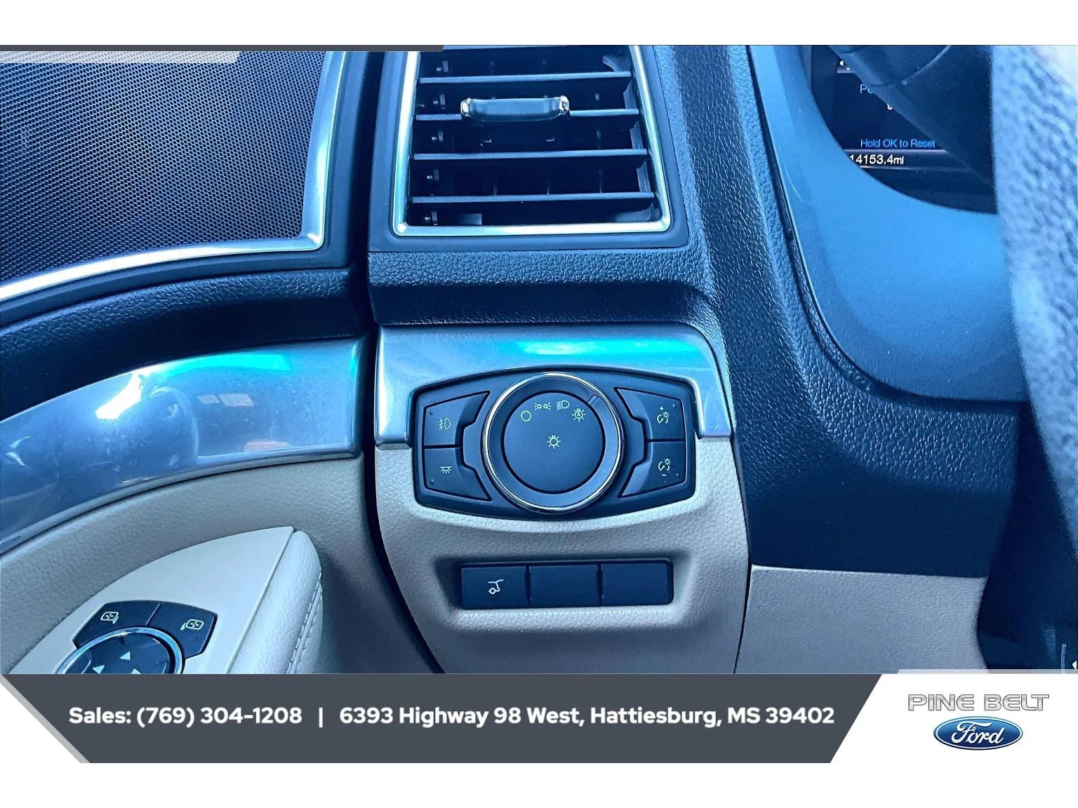 Used 2016 Ruby Red Metallic Tinted Clearcoat Ford Limited image 23