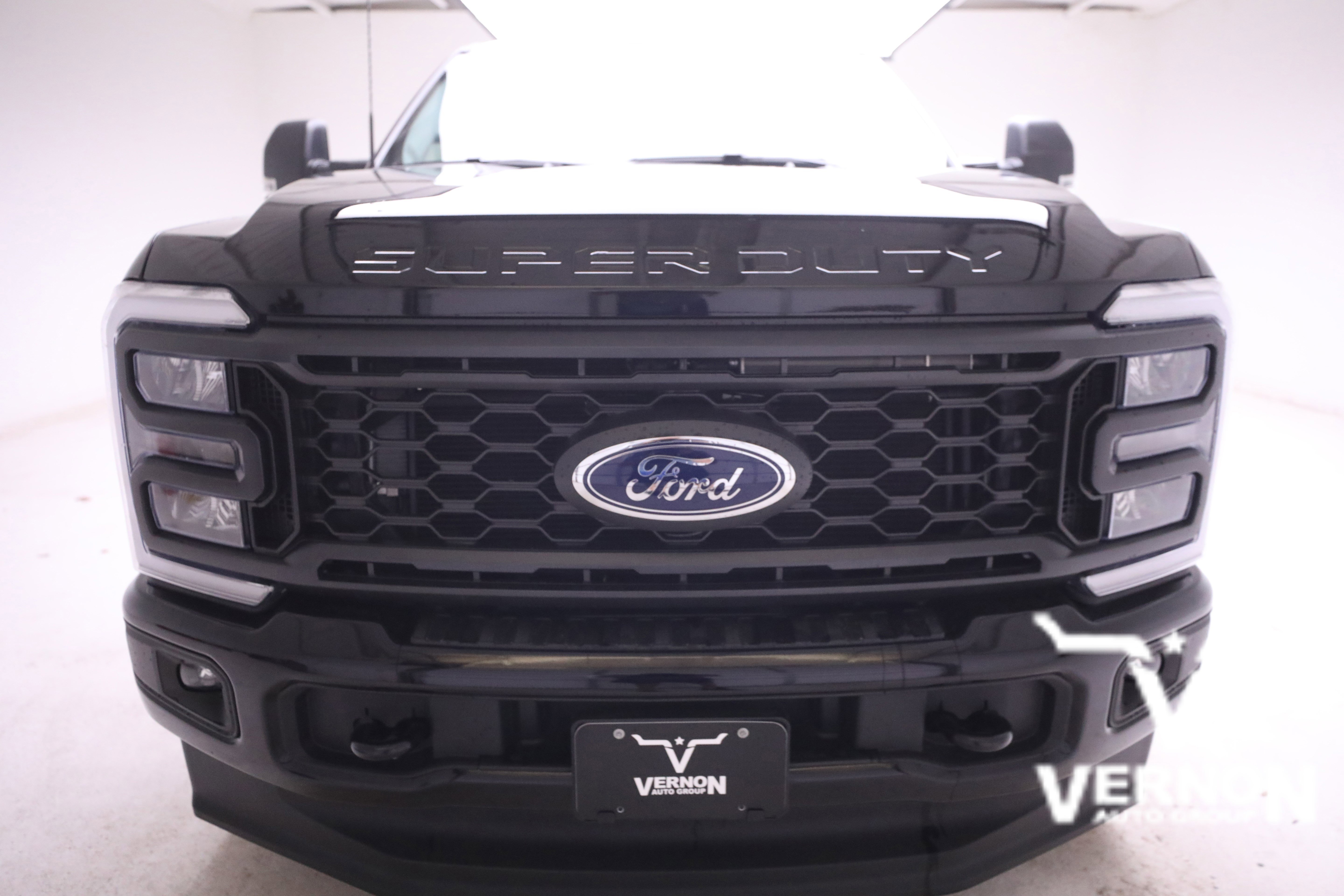 New 2026 Agate Black Metallic Ford  image 8