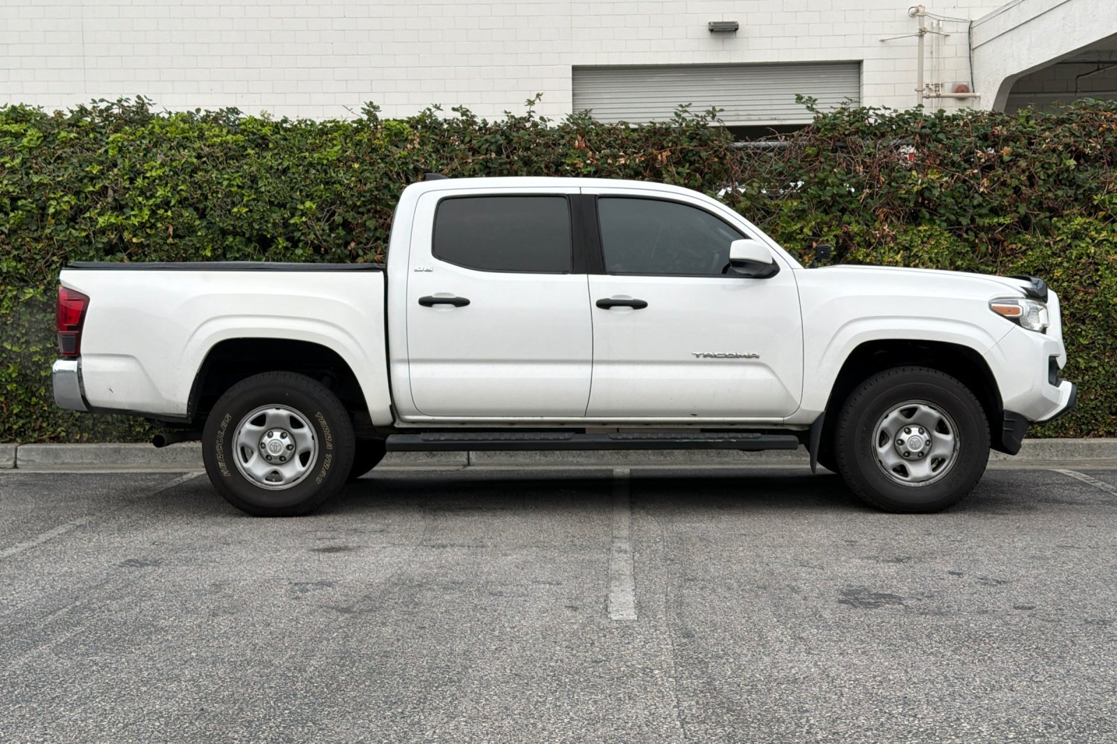 Used 2019 White Toyota SR5 image 3