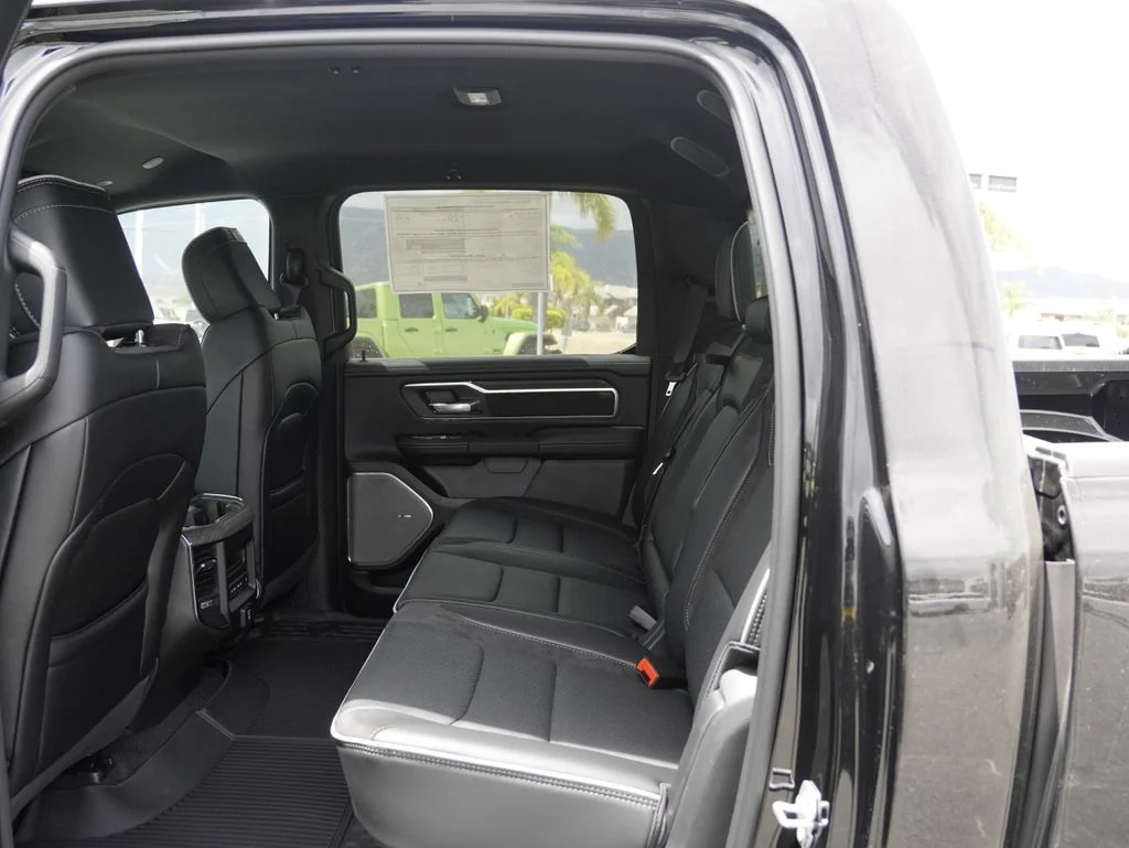 New 2026 Diamond Black Crystal Pearl-Coat Exterior Paint RAM Laramie image 24