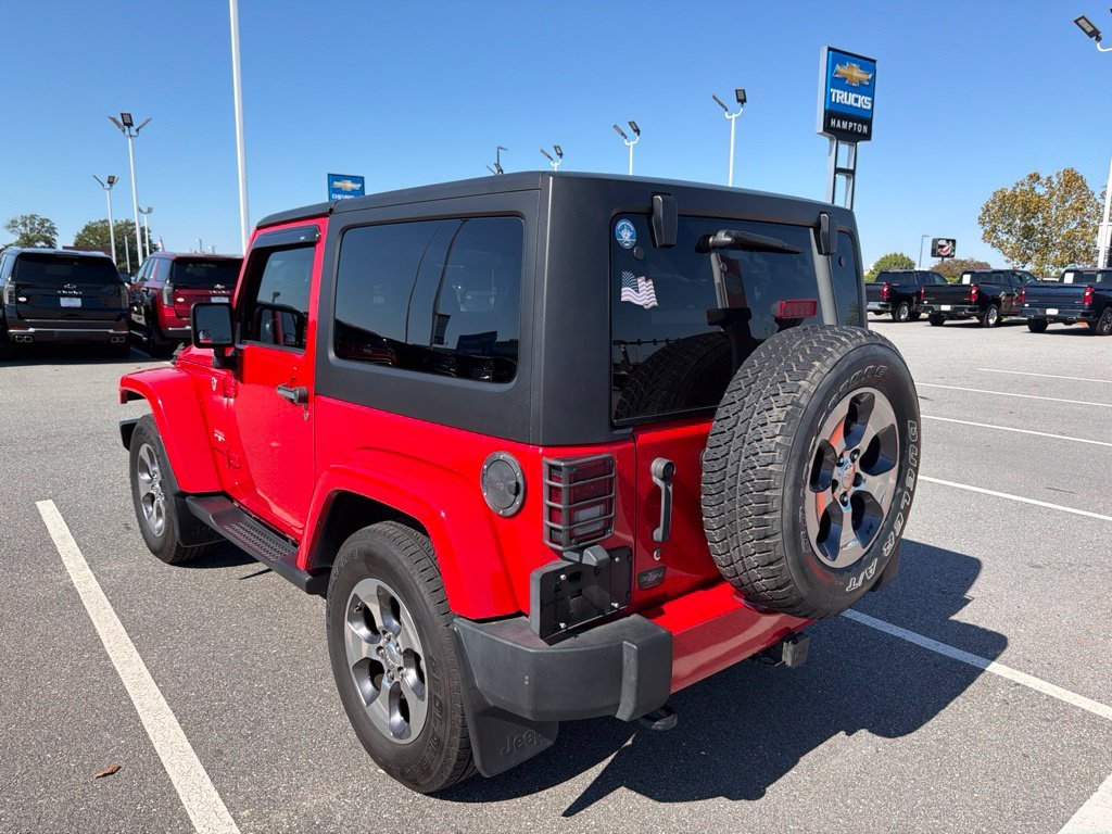 Used 2016 Red Jeep Sahara image 3