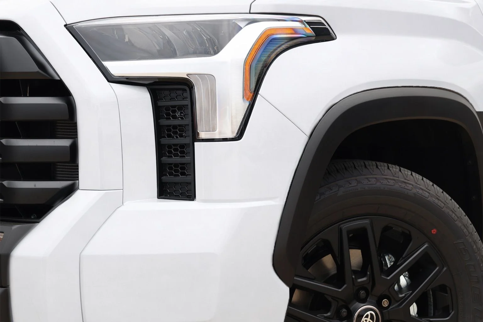 2026 Toyota Tundra SR5 - Photo 9