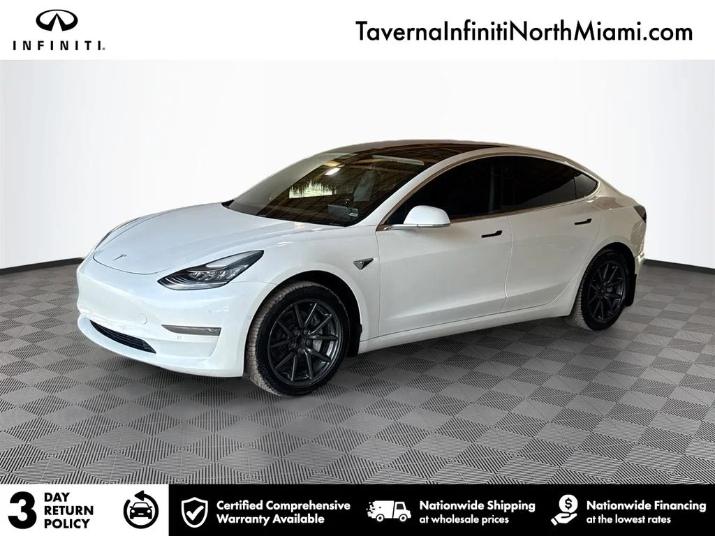 2019 Tesla Model 3 Standard Range Plus's photo