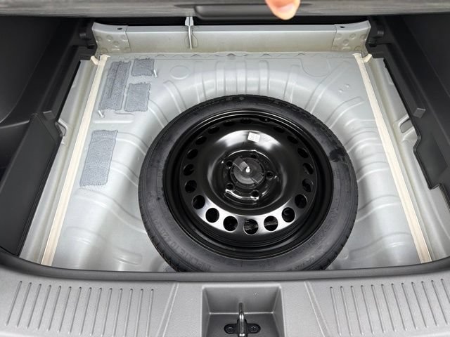 Used 2026 Summit White Chevrolet LT image 15