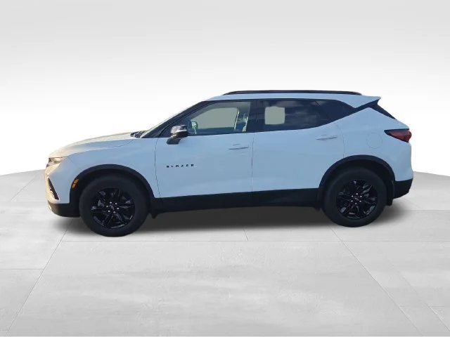 Used 2020 SUMMIT WHITE Chevrolet LT image 2