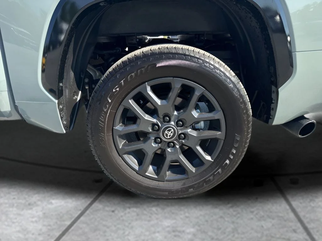 Used 2026  Toyota Platinum image 36