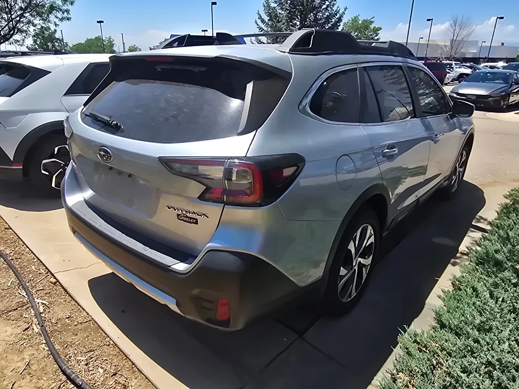 Used 2021 Ice Silver Metallic Subaru Limited image 16