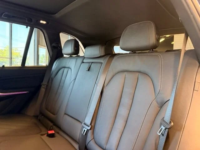 Used 2022 Phytonic Blue Metallic BMW M50i image 12