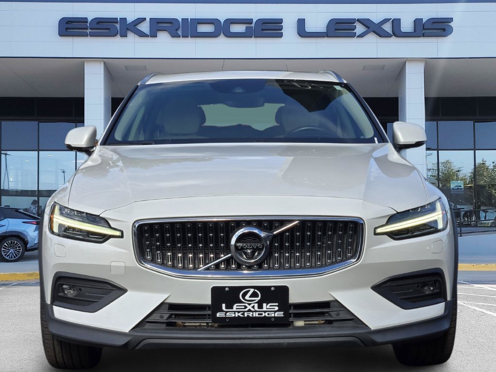 2022 Volvo V60 Cross Country