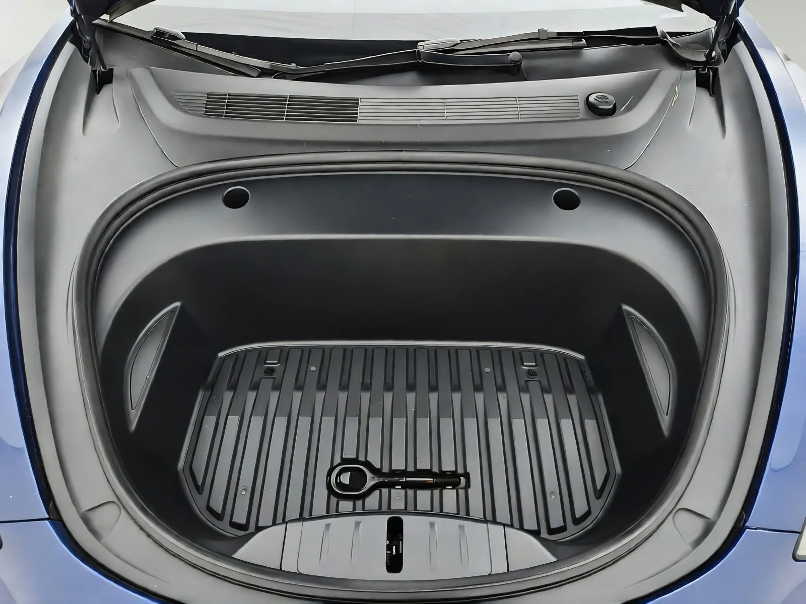 Used 2023 Deep Blue Metallic Tesla SEDAN image 32