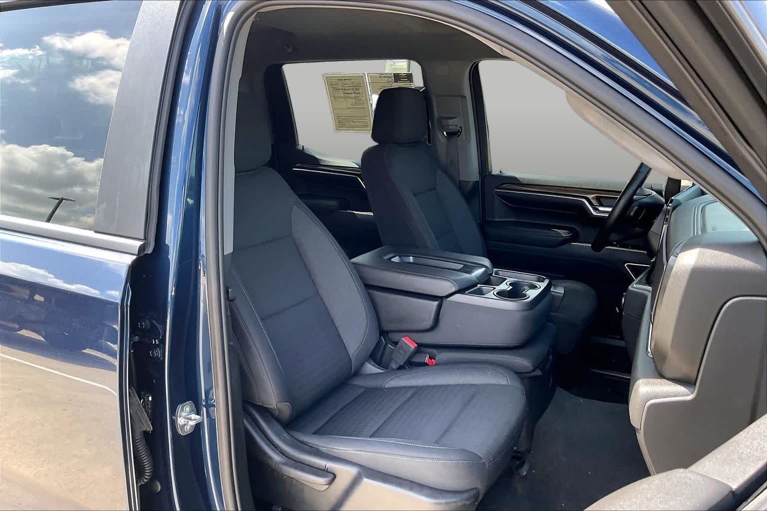 Used 2023 Northsky Blue Metallic Chevrolet LT image 9