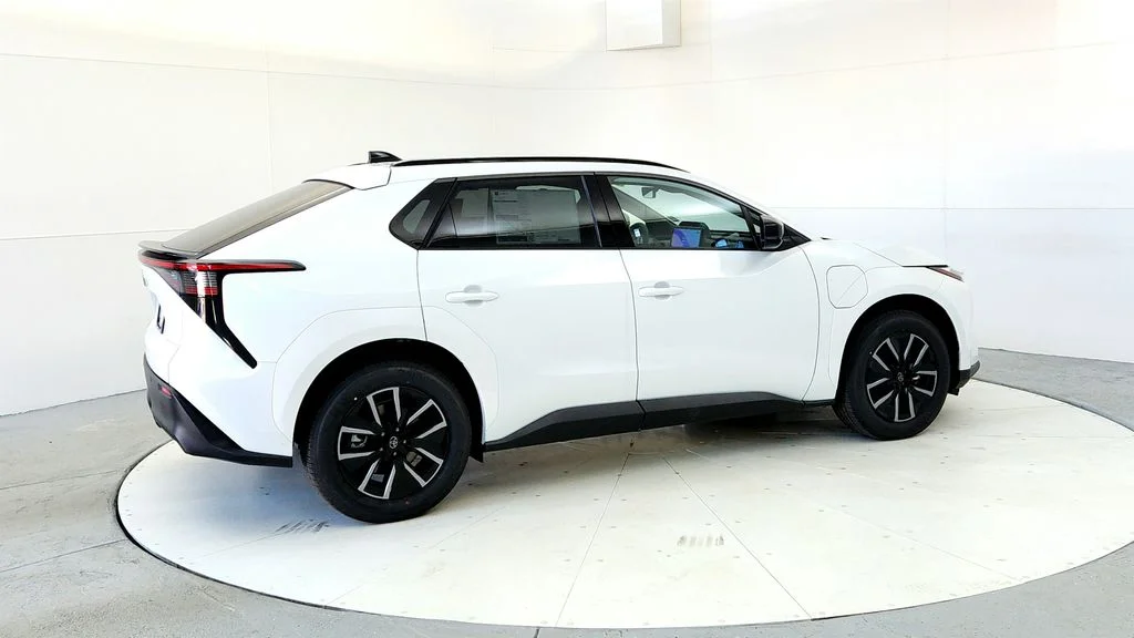 New 2026 Wind Chill Pearl Toyota XLE image 6