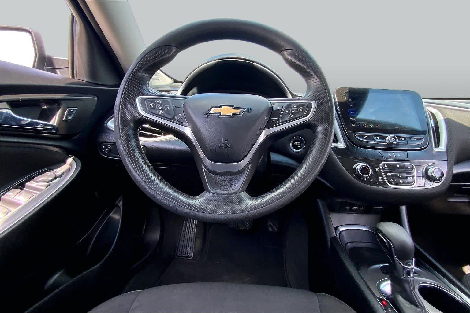 Used 2023 Summit White Chevrolet LT image 6