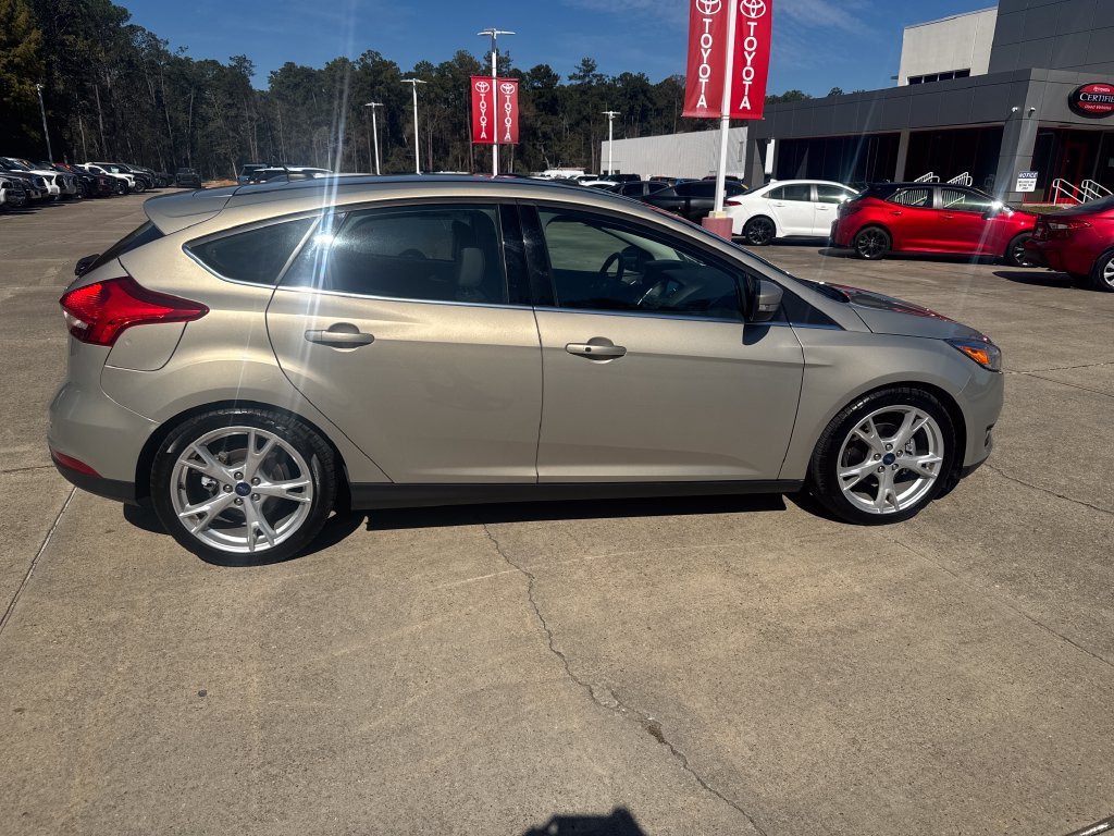Used 2016  Ford Titanium image 8