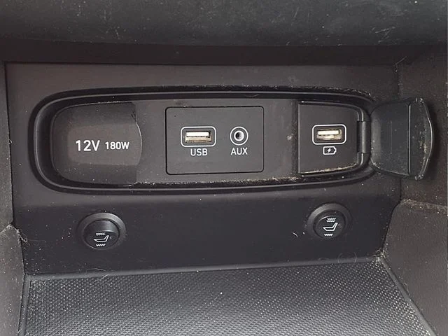 Used 2020 Gray Hyundai SE image 18