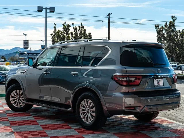 Used 2024 Gray Nissan SV image 4