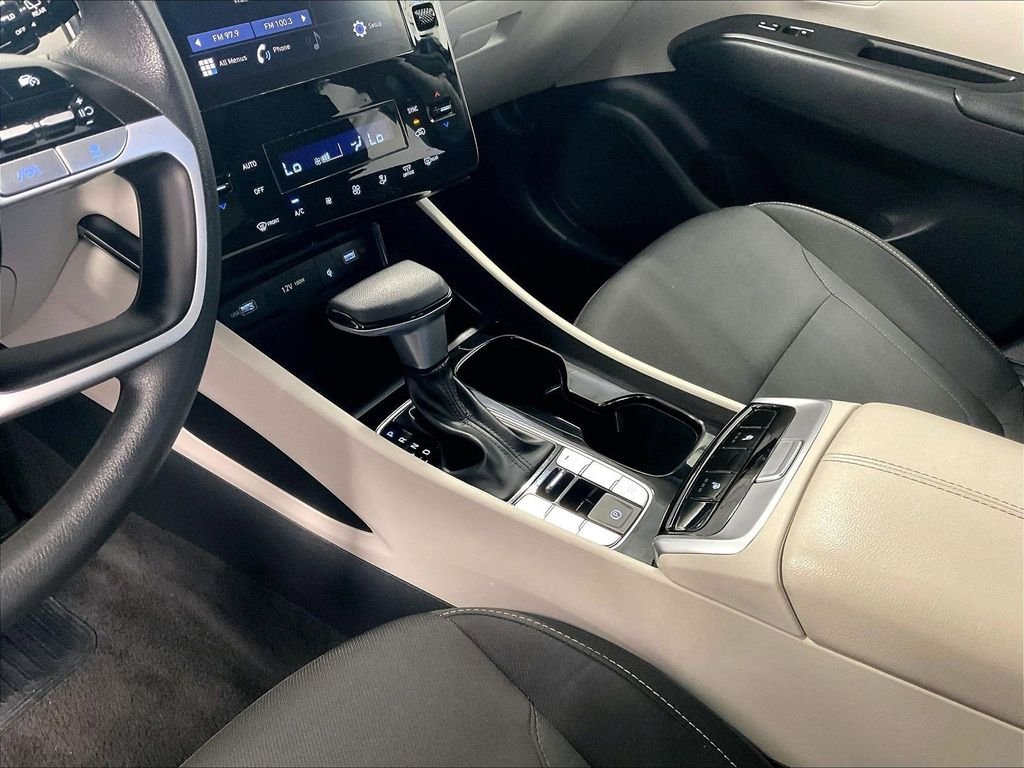 Used 2024 Silver Hyundai SEL image 21