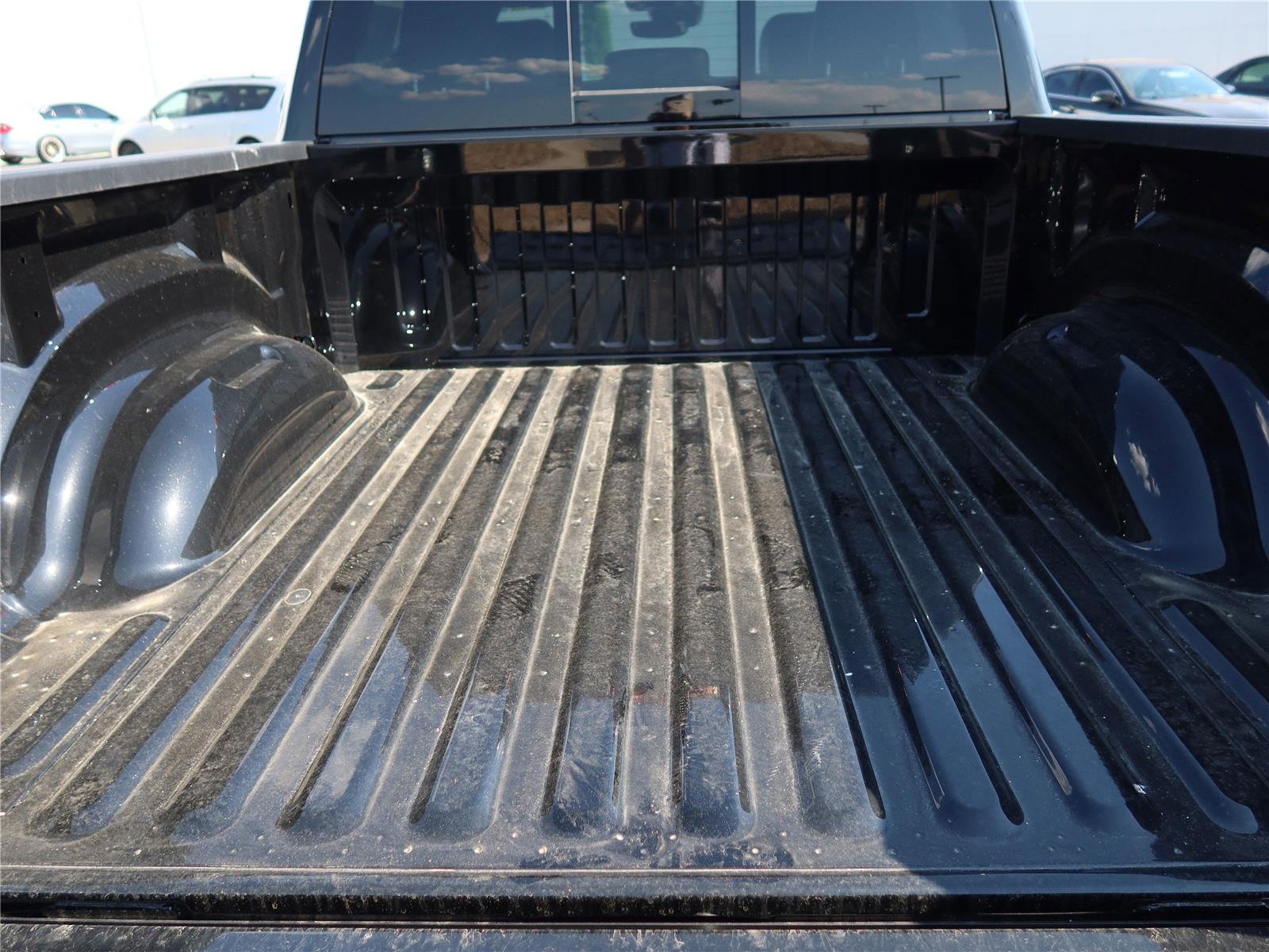 New 2026 Diamond Black Crystal Pearl-Coat Exterior Paint RAM Laramie image 5