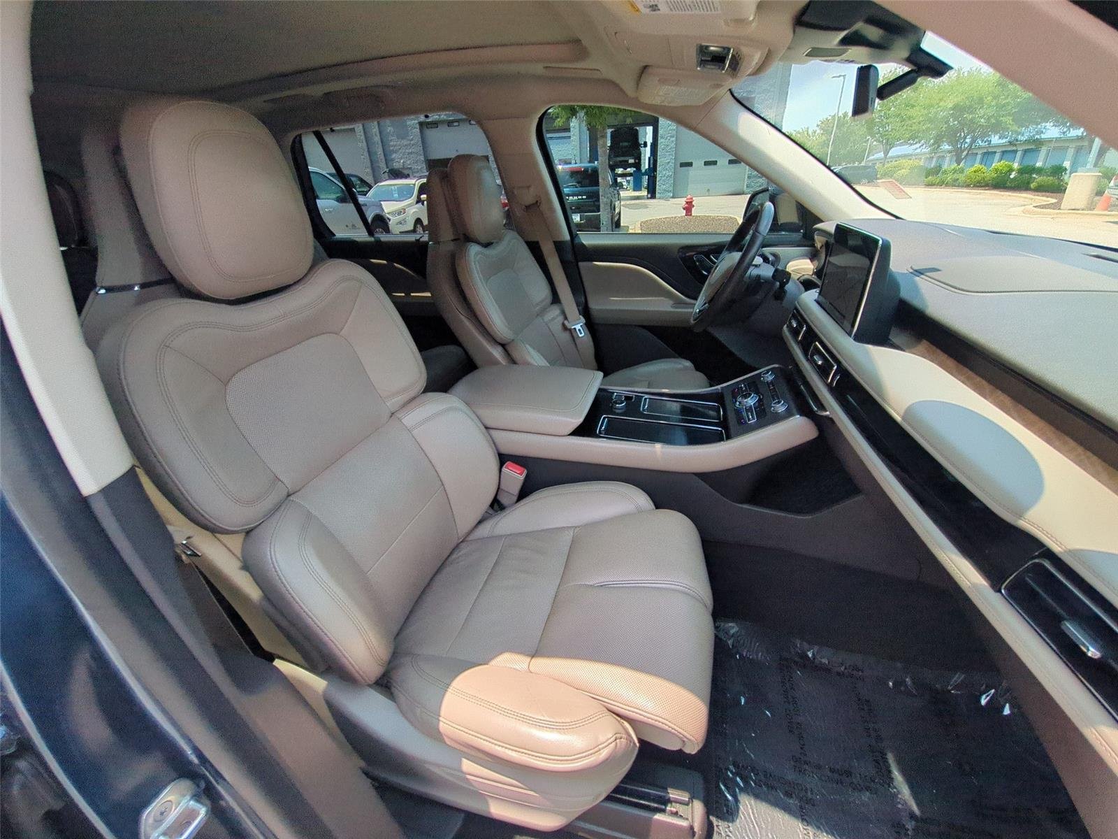 Used 2020 Blue Diamond Metallic Lincoln Reserve image 41