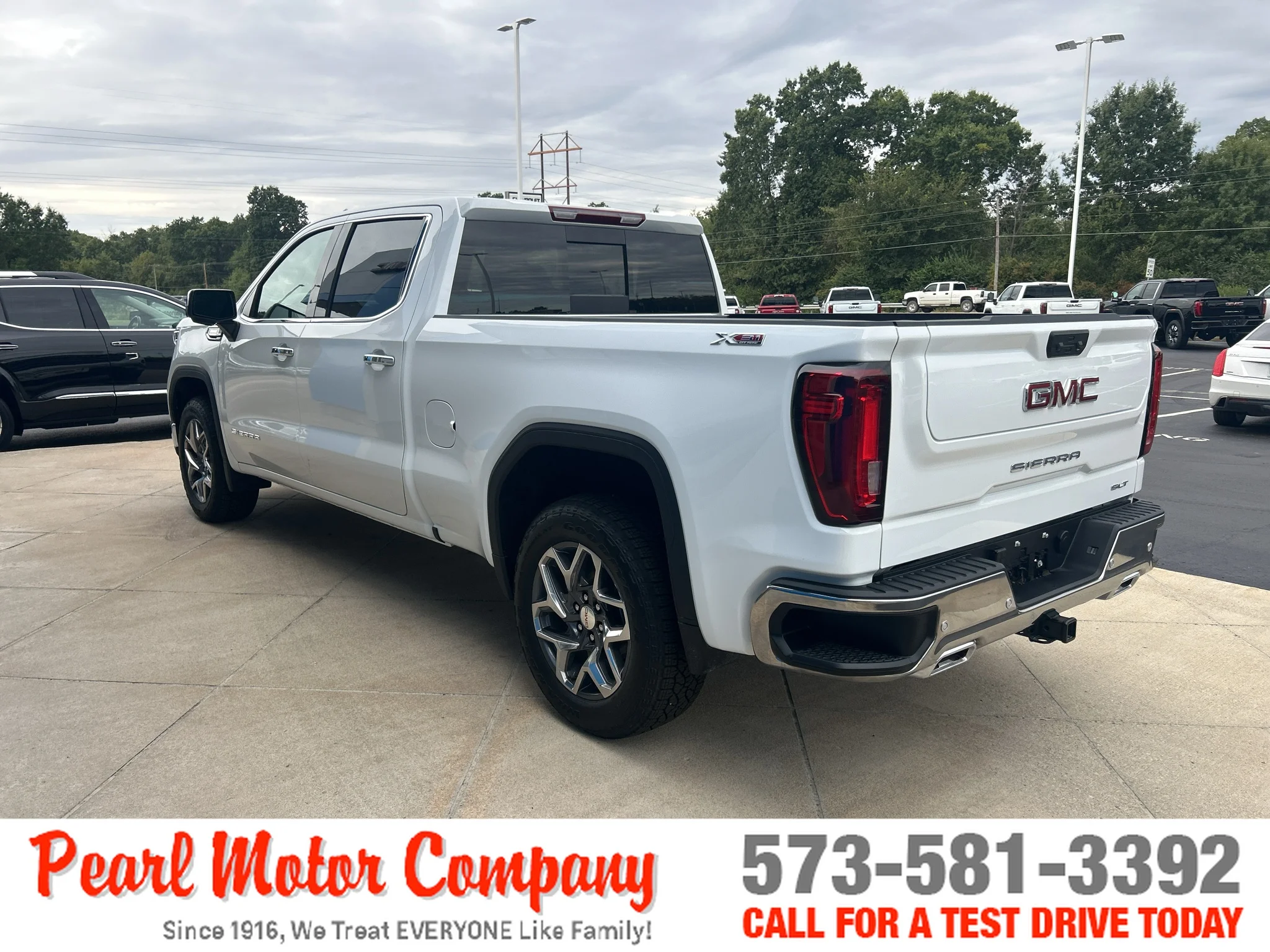 2026 GMC Sierra 1500 SLT - Photo 7